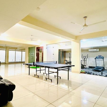 Bluo Studio4 Golf Course Road - Gym, Balcony, Lift Гургаон Экстерьер фото