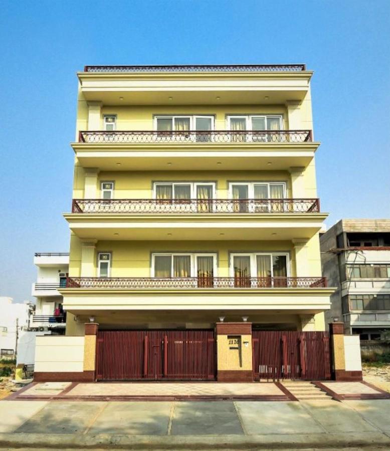 Bluo Studio4 Golf Course Road - Gym, Balcony, Lift Гургаон Экстерьер фото